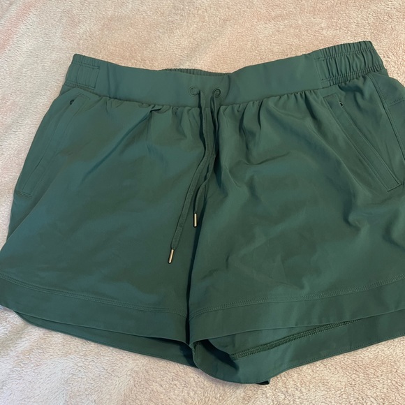 Pants - Women's shorts